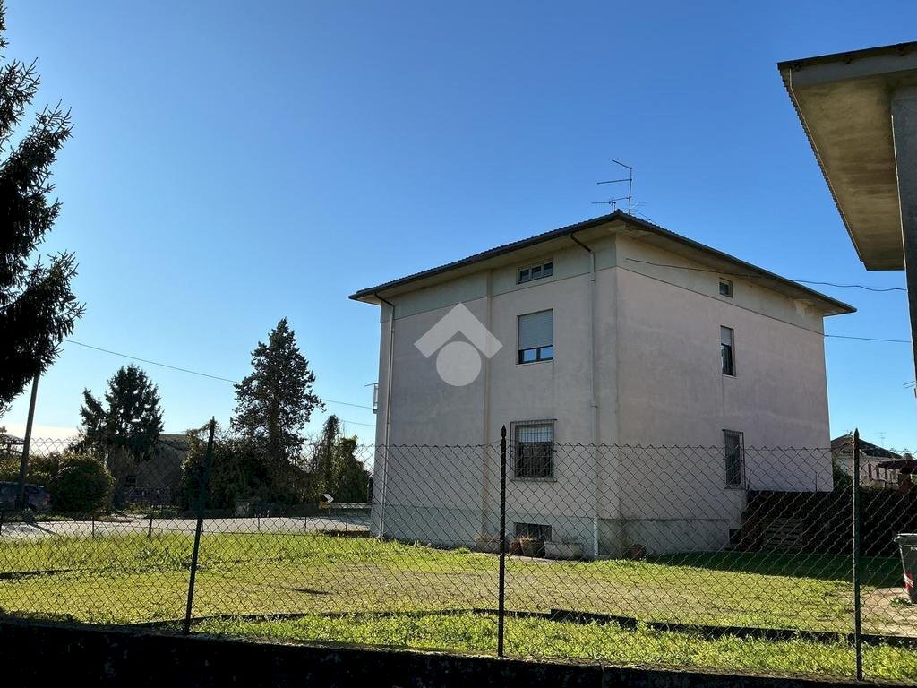 Trilocale Via Provinciale, Momo - foto 1