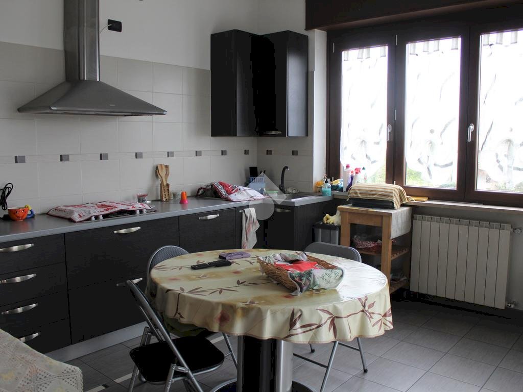 Trilocale Via Provinciale, Momo - foto 2