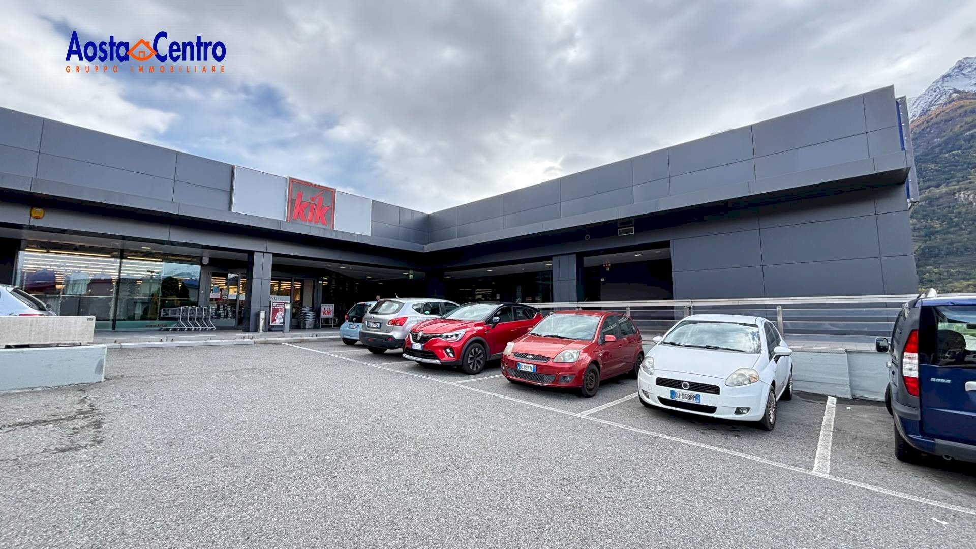 Foto 2 - Locale Commerciale Località Grand Chemin
 
19, Saint-Christophe - foto 2