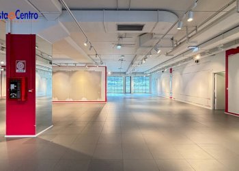 Foto 4 - Locale Commerciale Località Grand Chemin
 
19, Saint-Christophe - foto 4