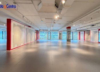 Foto 8 - Locale Commerciale Località Grand Chemin
 
19, Saint-Christophe - foto 8