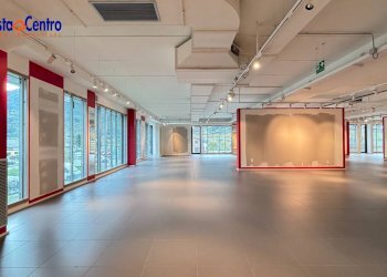 Foto 10 - Locale Commerciale Località Grand Chemin
 
19, Saint-Christophe - foto 10