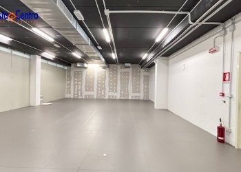 Foto 14 - Locale Commerciale Località Grand Chemin
 
19, Saint-Christophe - foto 14