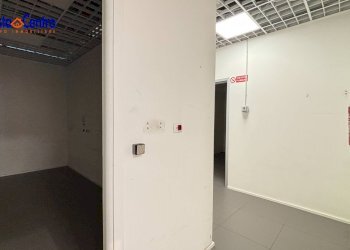 Foto 16 - Locale Commerciale Località Grand Chemin
 
19, Saint-Christophe - foto 16