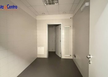 Foto 17 - Locale Commerciale Località Grand Chemin
 
19, Saint-Christophe - foto 17