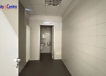 Foto 18 - Locale Commerciale Località Grand Chemin
 
19, Saint-Christophe - foto 18