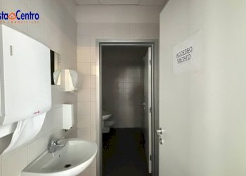 Foto 19 - Locale Commerciale Località Grand Chemin
 
19, Saint-Christophe - foto 19