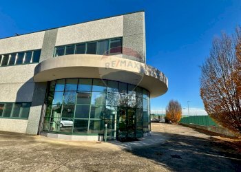 Edificio all\'aperto - Capannone Via Vivaldi
 
2, Cadorago - foto 9