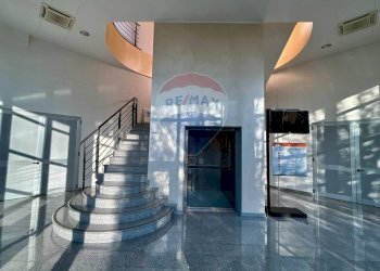 Ricezione / Lobby - Capannone Via Vivaldi
 
2, Cadorago - foto 14