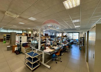 Ufficio - Capannone Via Vivaldi
 
2, Cadorago - foto 15