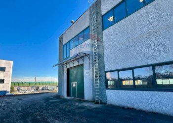 Terrazza - Capannone Via Vivaldi
 
2, Cadorago - foto 22