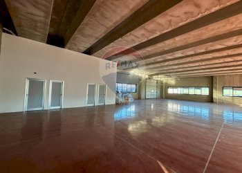 Stanza vuota - Capannone Via Vivaldi
 
2, Cadorago - foto 29