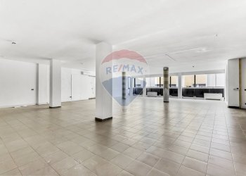 Stanza vuota - Ufficio Via Montello
 
16, Melzo - foto 9