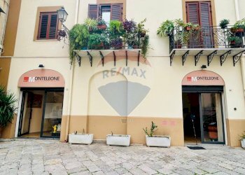Edificio all\'aperto - Negozio via monteleone
 
44/46, Palermo - foto 2