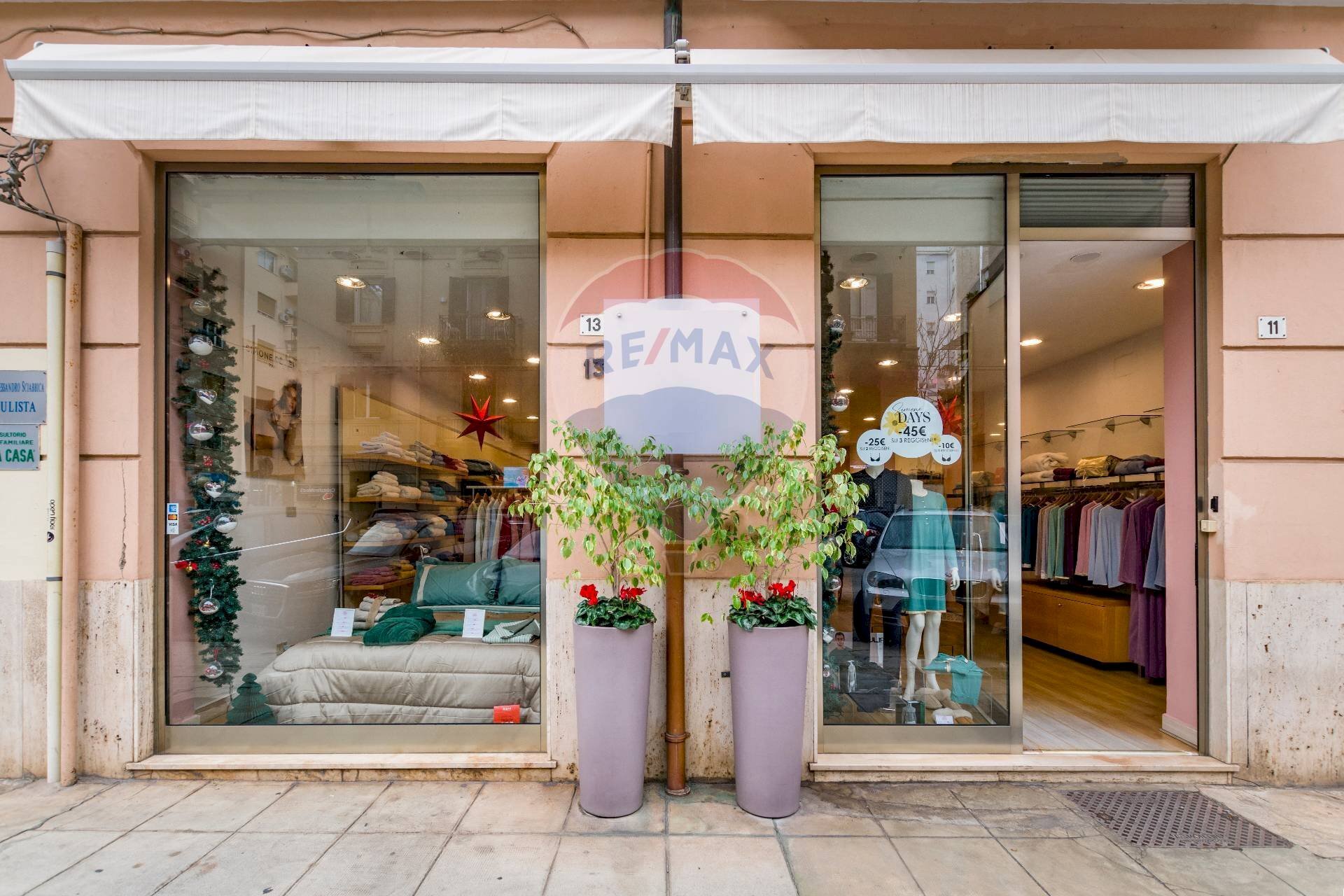 Dettagli - Negozio Via Francesco Paolo di Blasi
 
11/13, Palermo - foto 1