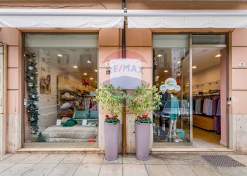 Dettagli - Negozio Via Francesco Paolo di Blasi
 
11/13, Palermo - foto 1