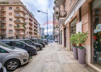 Edificio all\'aperto - Negozio Via Francesco Paolo di Blasi
 
11/13, Palermo - foto 5