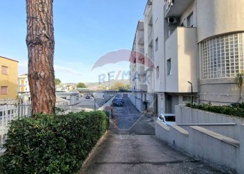 Edificio all\'aperto - Trilocale Via Campana
 
403, Quarto - foto 1