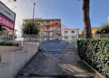 Edificio all\'aperto - Trilocale Via Campana
 
403, Quarto - foto 2