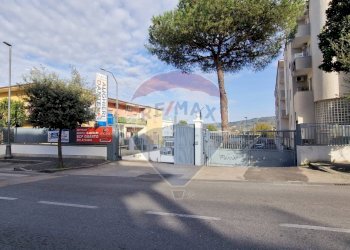 Edificio all\'aperto - Trilocale Via Campana
 
403, Quarto - foto 3