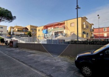 Edificio all\'aperto - Trilocale Via Campana
 
403, Quarto - foto 37