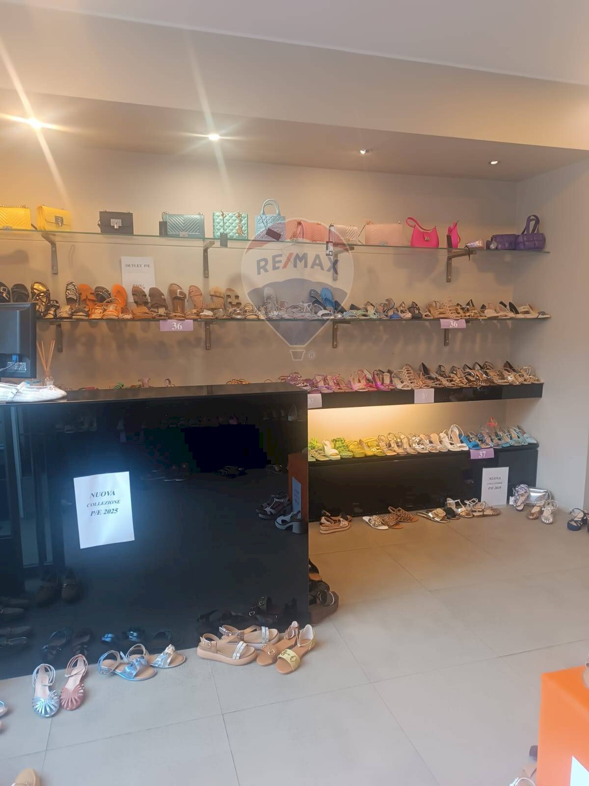 Vista dell\'acqua - Shop Corso Italia
 
21, Acireale - photo 3