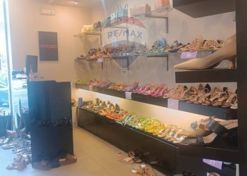 Camera / camera da letto - Shop Corso Italia
 
21, Acireale - photo 5