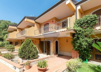 Casa all\'aperto - Villa a Schiera via san josè escrivà
 
1, Tremestieri Etneo - foto 1