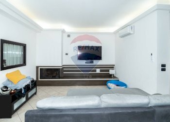 Soggiorno - Villa a Schiera via san josè escrivà
 
1, Tremestieri Etneo - foto 5