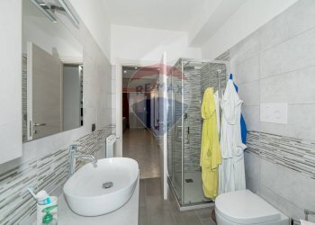 Bagno - Villa a Schiera via san josè escrivà
 
1, Tremestieri Etneo - foto 12