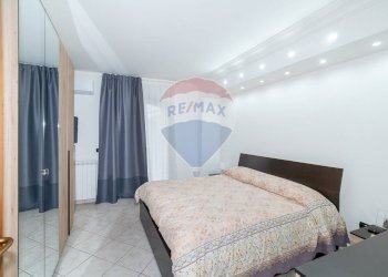 Camera / camera da letto - Villa a Schiera via san josè escrivà
 
1, Tremestieri Etneo - foto 15