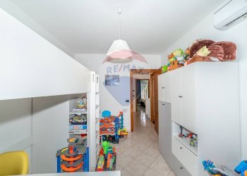 Camera / camera da letto - Villa a Schiera via san josè escrivà
 
1, Tremestieri Etneo - foto 19