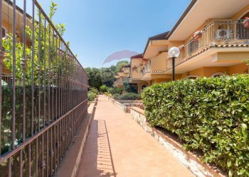 Edificio all\'aperto - Villa a Schiera via san josè escrivà
 
1, Tremestieri Etneo - foto 31