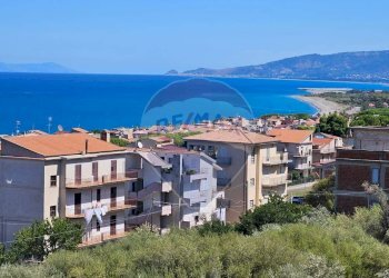 Vista dell\'acqua - Four-room apartment Via Gaggini
 
29, Acquedolci - photo 1