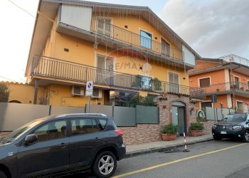 Edificio all\'aperto - Hotel Via della Quercia
 
7, Nicolosi - foto 1