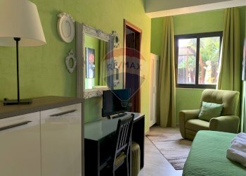 Sala da pranzo - Hotel Via della Quercia
 
7, Nicolosi - foto 39