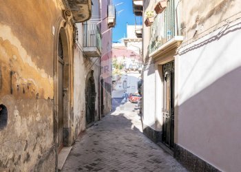 Edificio all\'aperto - Monolocale Vico gambini, Via Dafnica, Acireale - foto 2