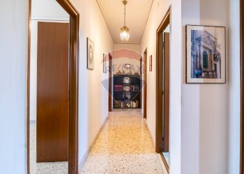 Hall / corridoio - Quadrilocale Via Don Giovanni Minzoni
 
6, Catania - foto 4