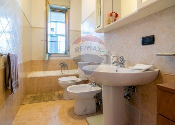 Bagno - Quadrilocale Via Don Giovanni Minzoni
 
6, Catania - foto 13