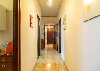 Hall / corridoio - Quadrilocale Via Don Giovanni Minzoni
 
6, Catania - foto 19