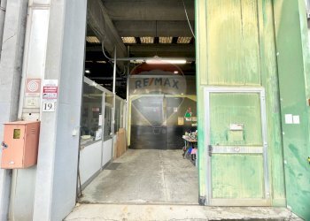 Ingresso principale - Capannone VIA GIUSEPPE DI VITTORIO
 
19, Firenze - foto 3