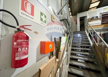 Scale primo piano - Capannone VIA GIUSEPPE DI VITTORIO
 
19, Firenze - foto 9