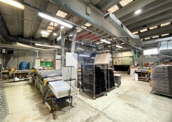 Vista sui due portoni - Capannone VIA GIUSEPPE DI VITTORIO
 
19, Firenze - foto 27