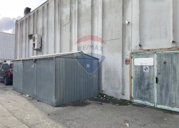 Portone secondario - Capannone VIA GIUSEPPE DI VITTORIO
 
19, Firenze - foto 32