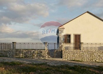 Casa all\'aperto - Terreno edificabile Via madre chiesa
 
26, Scaletta Zanclea - foto 3