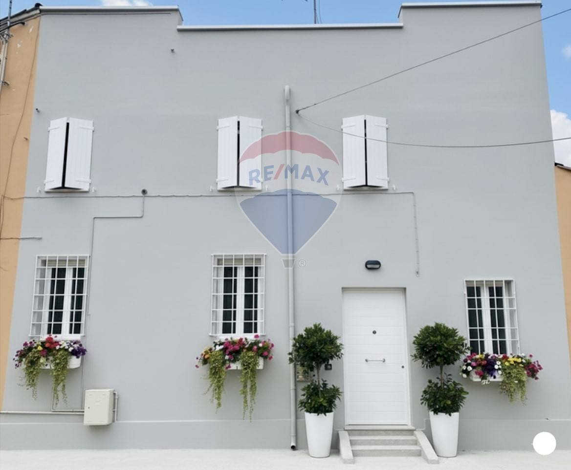 Casa all\'aperto - Semi-detached house Via Argine Po
 
114, San Benedetto Po - photo 1