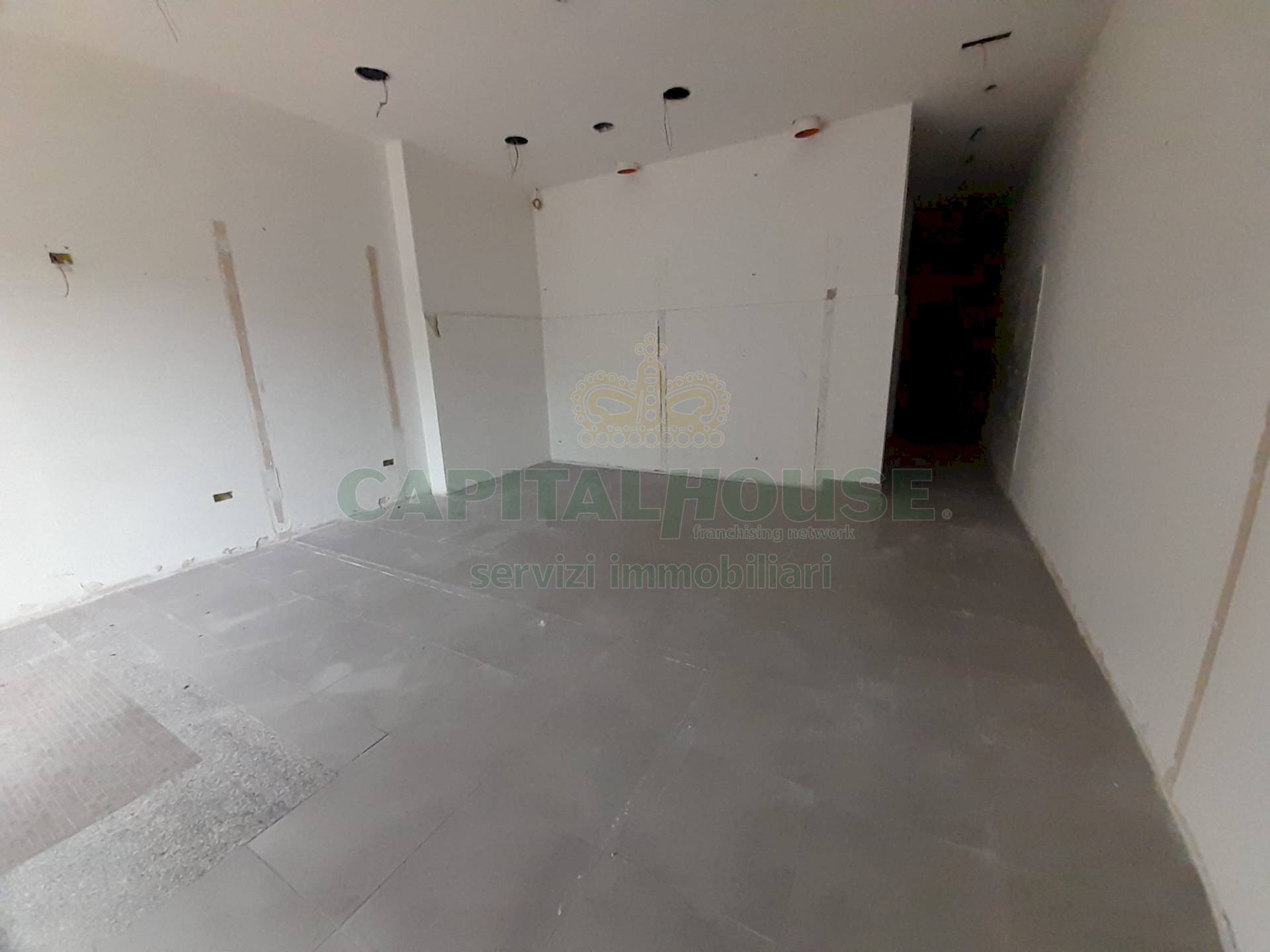 Foto 1 - Commercial Premises Via Marchesiello, Caserta - photo 1