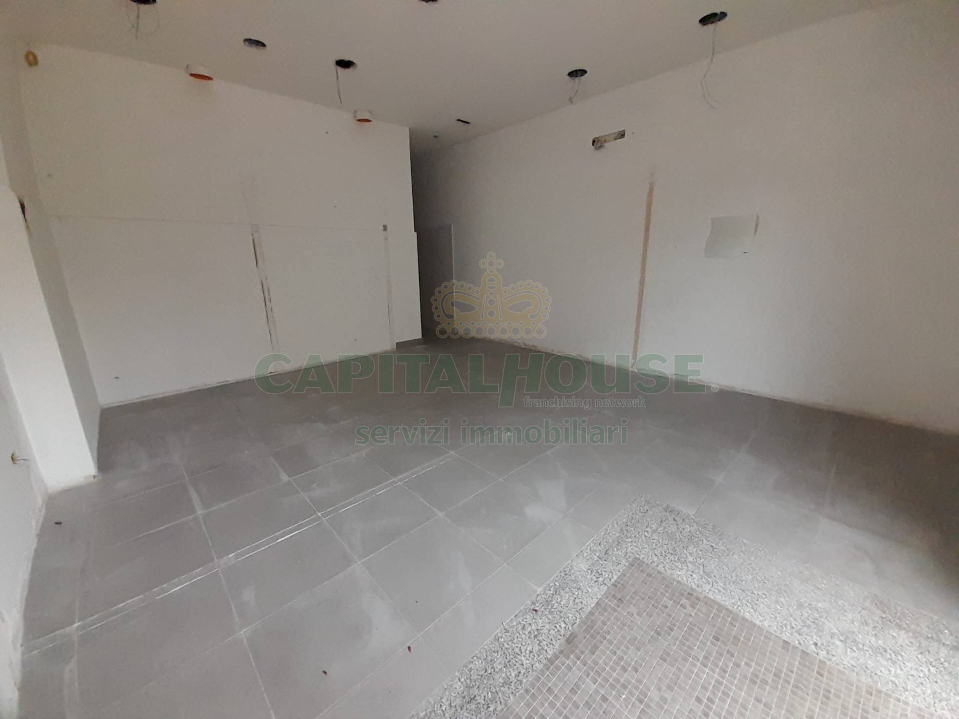 Foto 2 - Commercial Premises Via Marchesiello, Caserta - photo 2