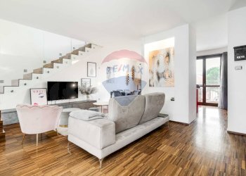 Soggiorno - Villa Bifamiliare VIA DI VITTORIO
 
29, Samarate - foto 2