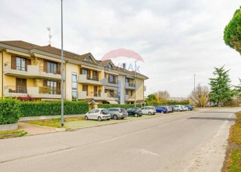 Edificio all\'aperto - Villa Bifamiliare VIA DI VITTORIO
 
29, Samarate - foto 22